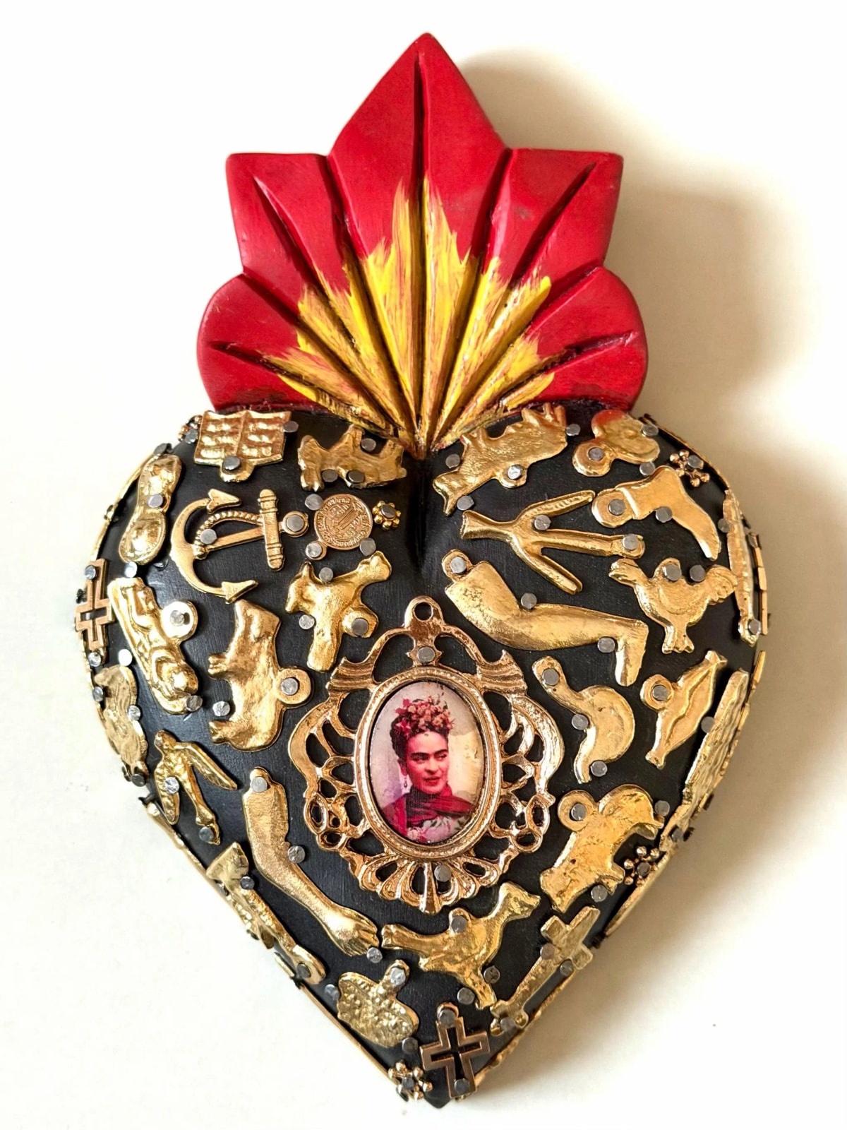 Large Frida Kahlo Milagritos Medalla 4.75"x 7.25"