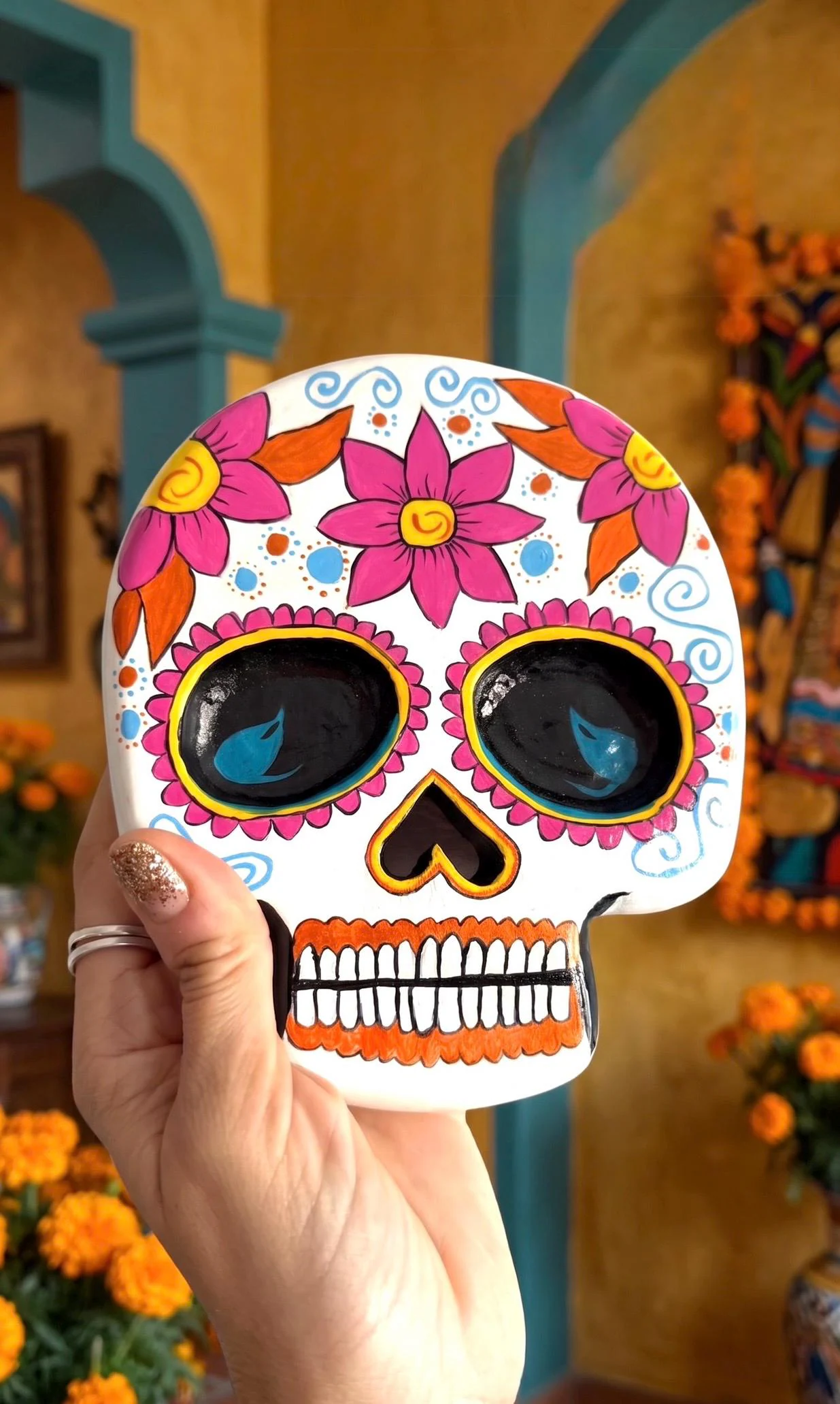 Medium Dia de Muertos Skull 5.25"x 6.5"x 1"